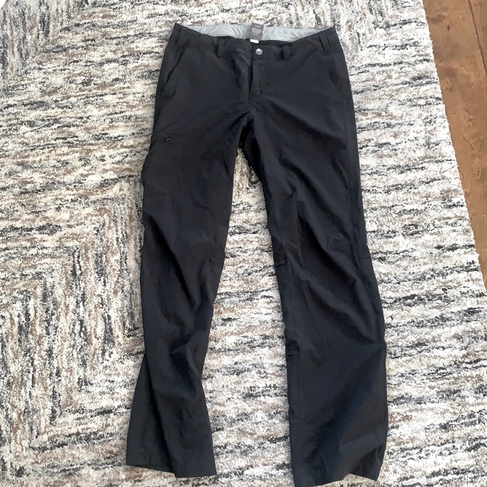 REI black hiking convertible pants 10